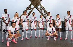 九州娱乐-包含巴黎圣日耳曼提前取得胜利，力压对手排名的词条