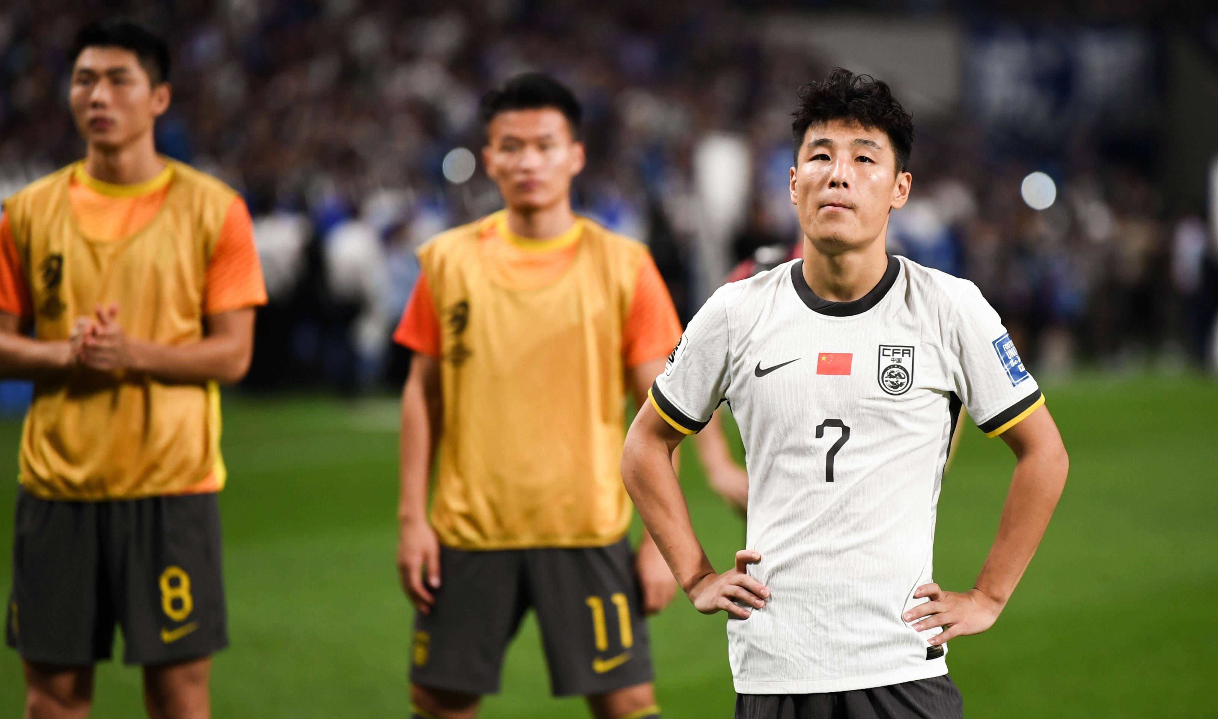 九州娱乐-主帅战术变化频频，球队备战策略将是关键(主帅足球)