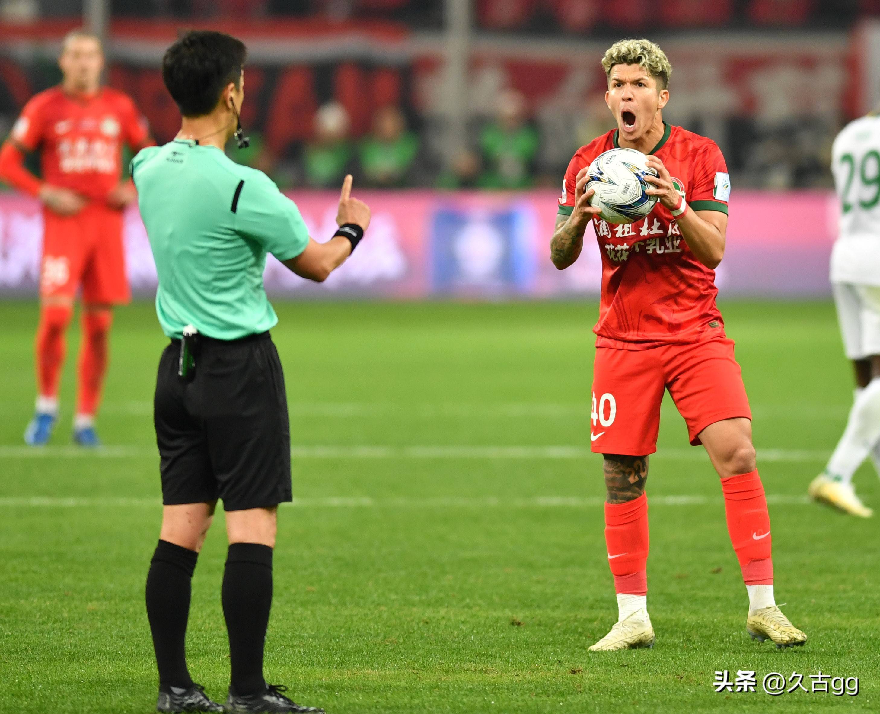 九州娱乐-挑战欧洲预赛强队：独家幕后揭秘球队战术的简单介绍